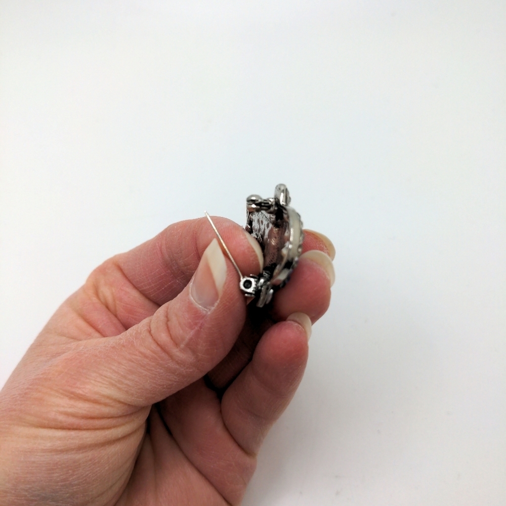 Sparkling UFO Crystal Brooch - Picture 6 of 7
